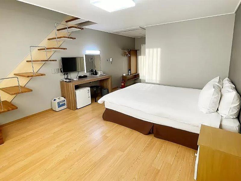 Pampas Hotel Jeju Exterior photo