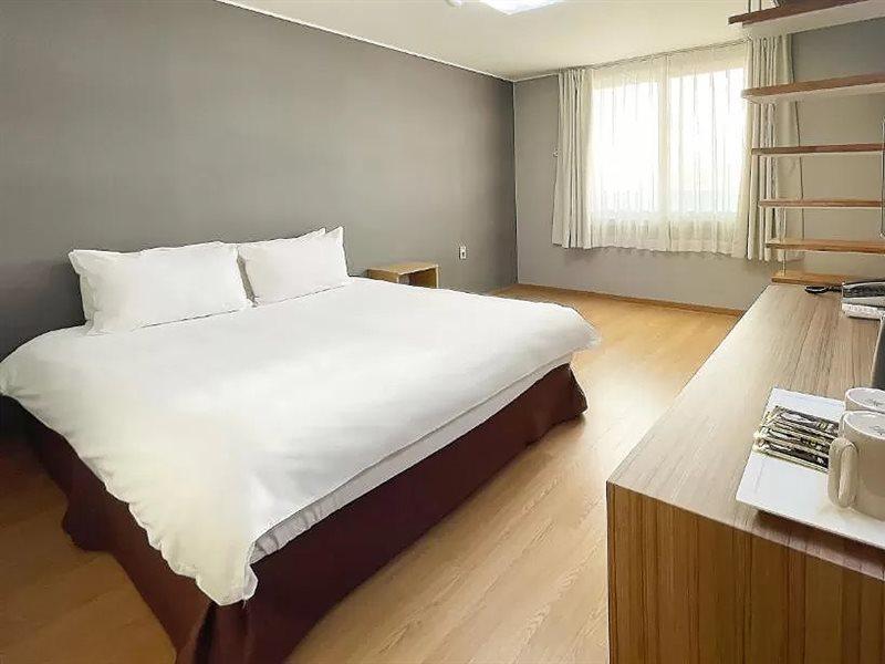 Pampas Hotel Jeju Exterior photo