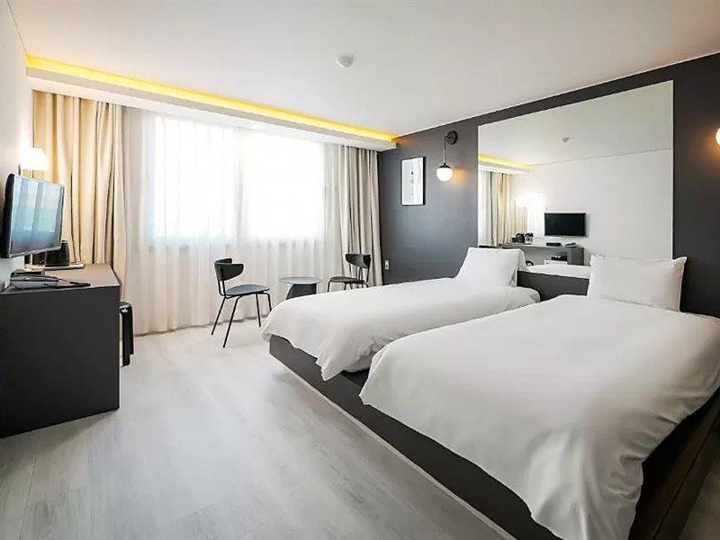Pampas Hotel Jeju Exterior photo