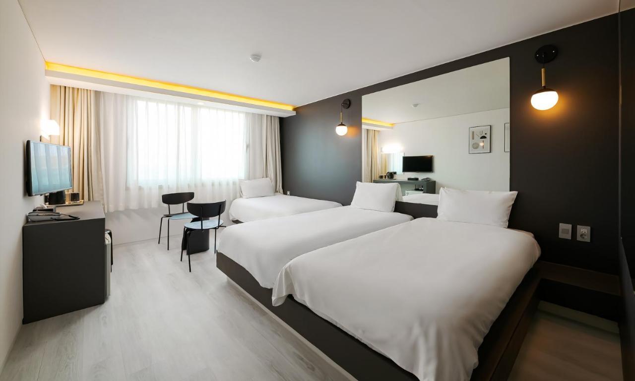 Pampas Hotel Jeju Exterior photo