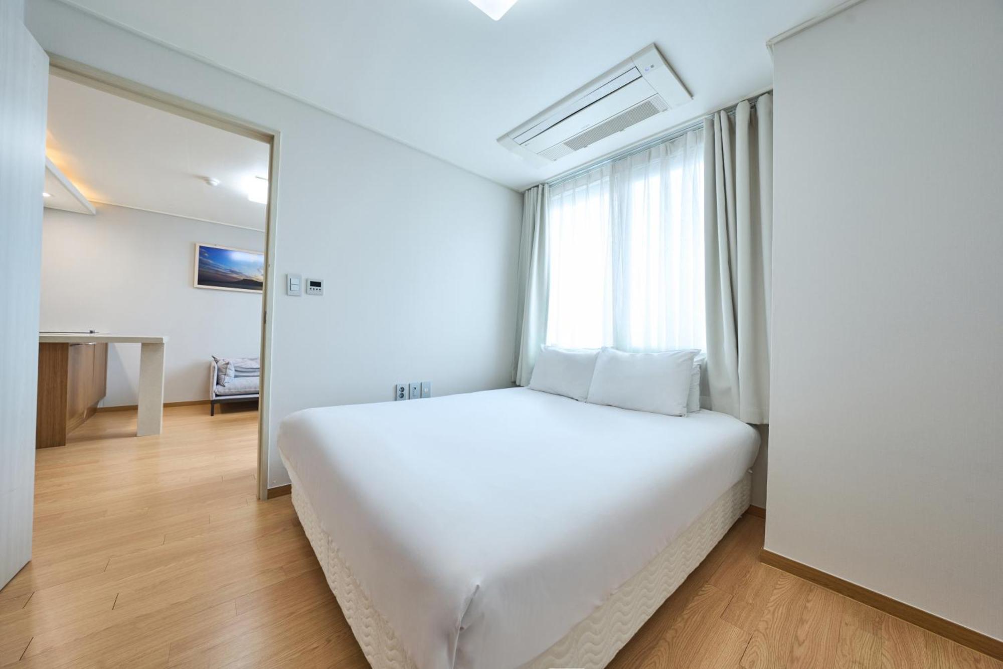 Pampas Hotel Jeju Exterior photo